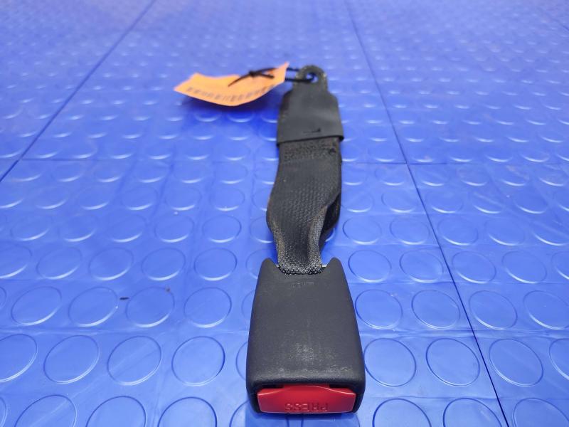 2011 Infiniti QX56 Rear Seat Belt
