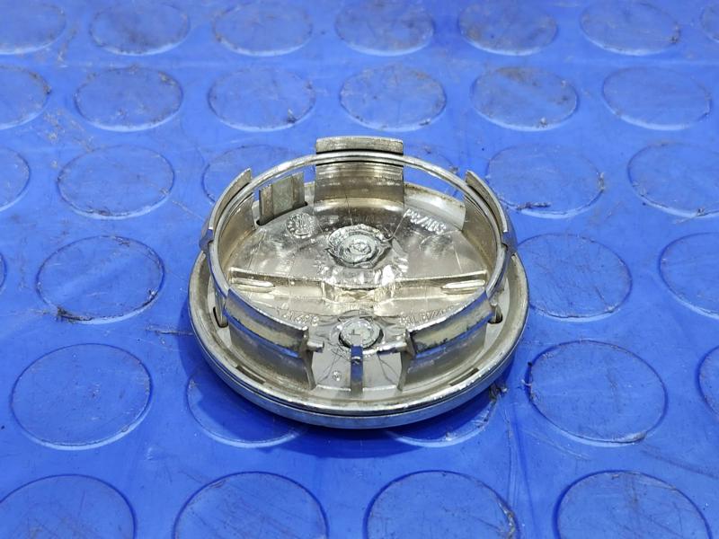 2013 Chrysler 300 Center Cap