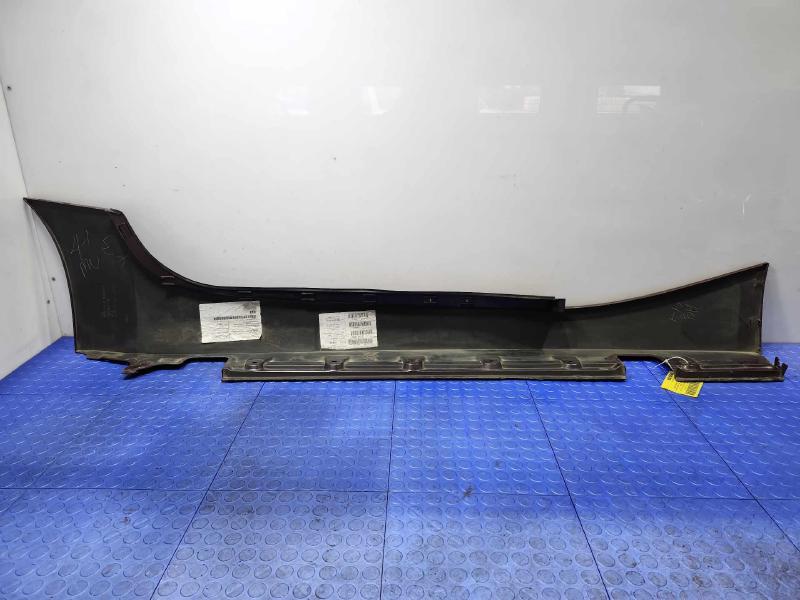 2003 BMW Z4 Rocker Moulding