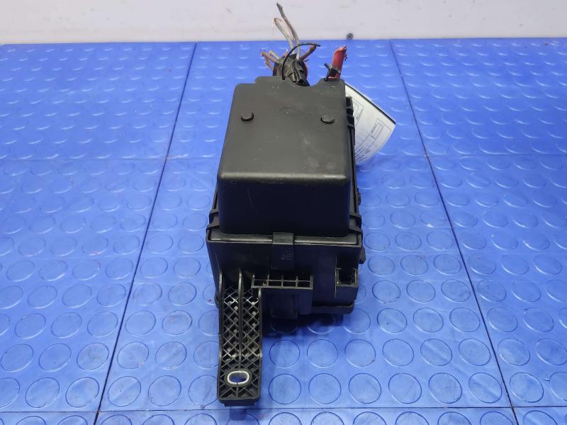 2017-2019 Jaguar XE 2.0L Diesel Engine Fuse Box Relay Junction Block OEM T4N14403