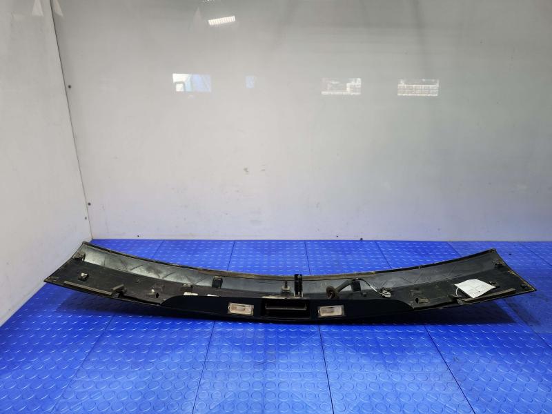 2011 Dodge Grand Caravan Tail Finish Panel