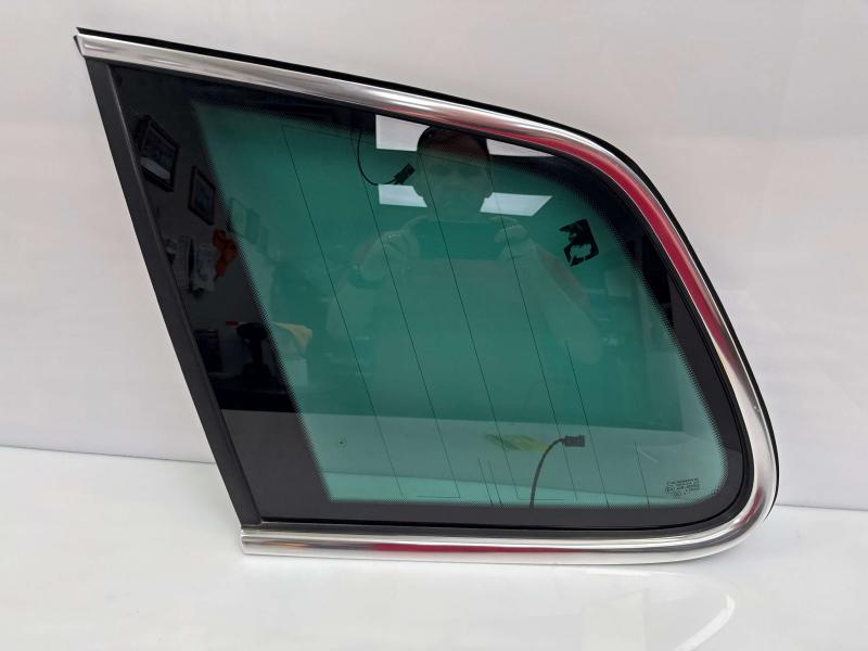2011 Volkswagen Touareg Quarter Glass/Window