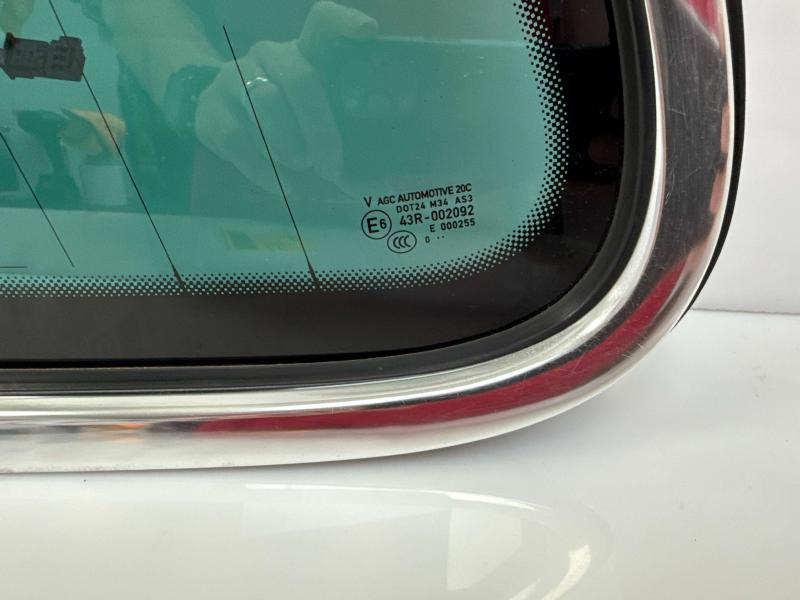 2011 Volkswagen Touareg Quarter Glass/Window