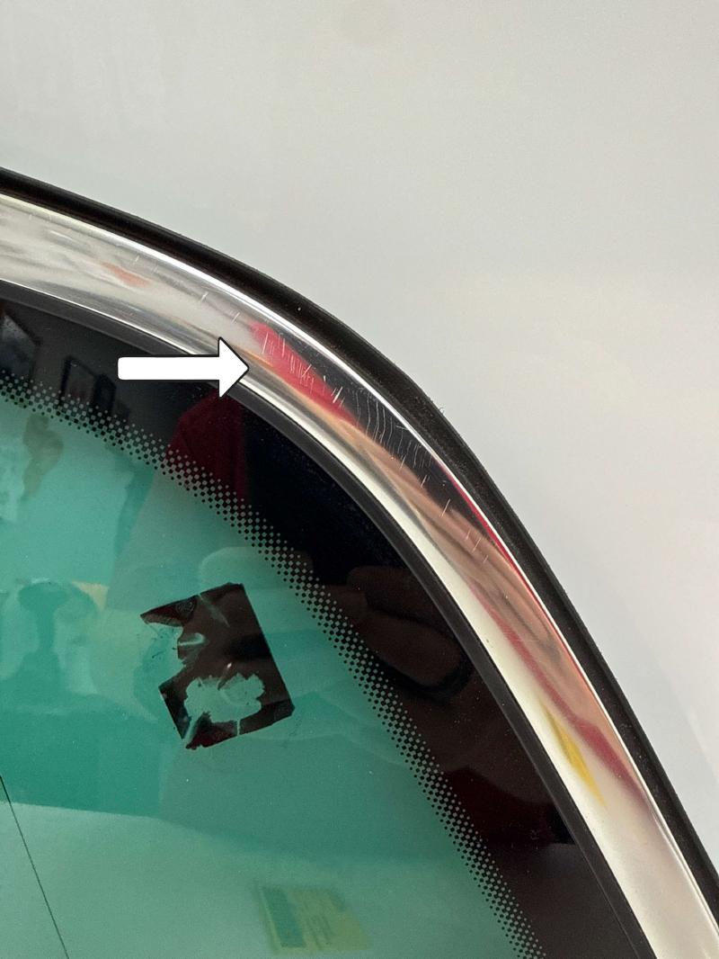 2011 Volkswagen Touareg Quarter Glass/Window