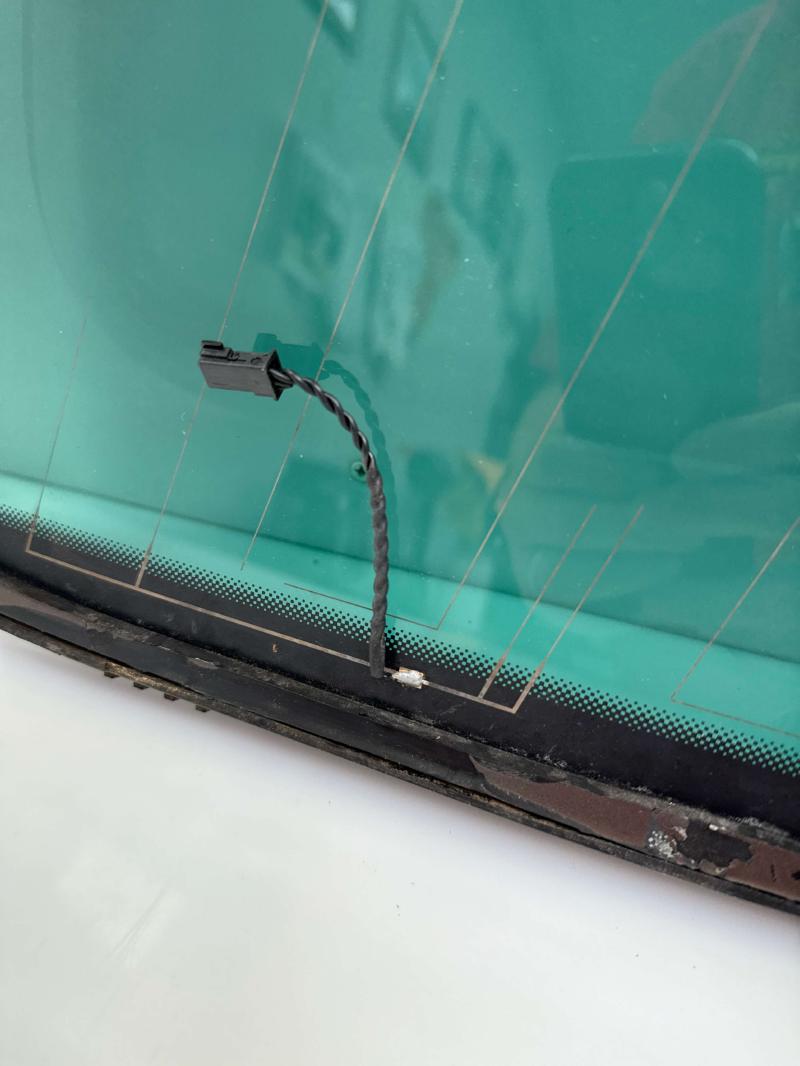 2011 Volkswagen Touareg Quarter Glass/Window