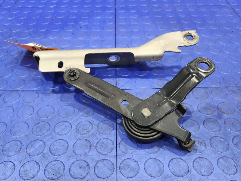 2010 Chevrolet Tahoe Hood Hinge