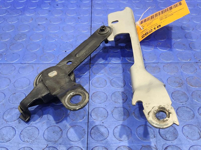 2010 Chevrolet Tahoe Hood Hinge