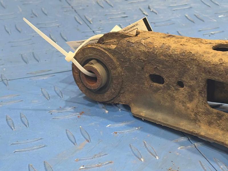2007 Toyota RAV4 Lower Control Arm Rr