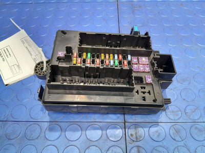2017-2018 GMC Acadia Body Wiring Harness Junction Block OEM 84051359
