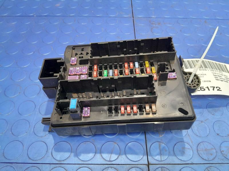 2017-2018 GMC Acadia Body Wiring Harness Junction Block OEM 84051359