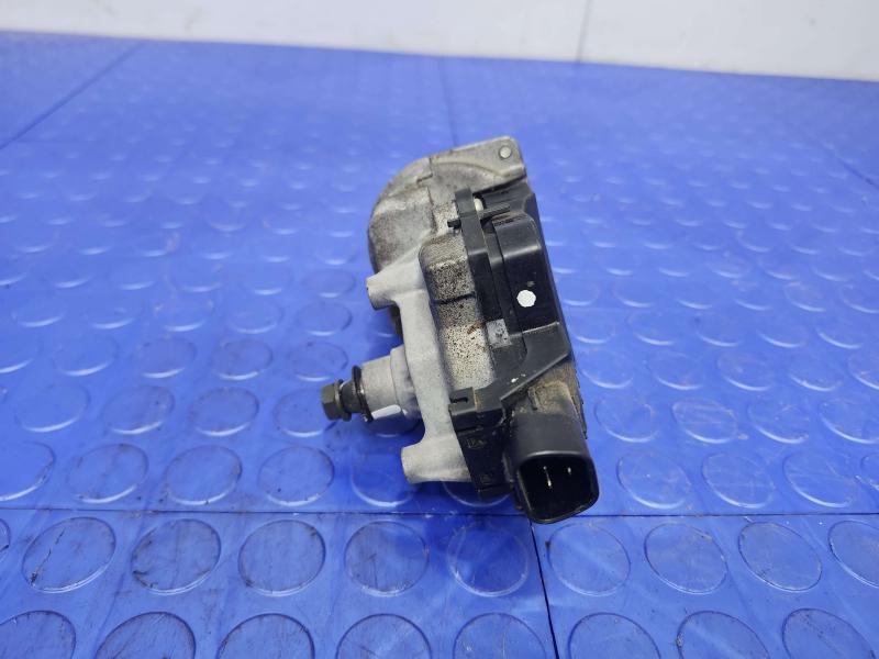 2005 Lexus RX 330 Wiper Motor Front