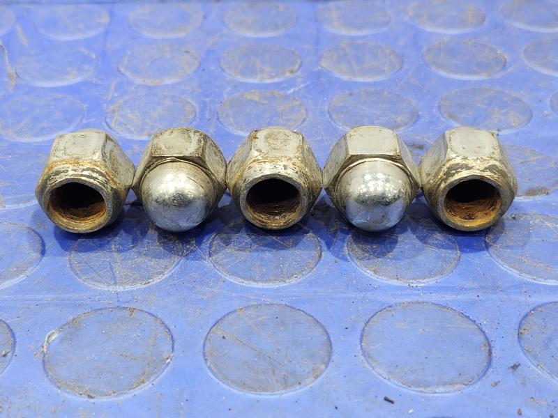 2003 Subaru Legacy Lug Nuts