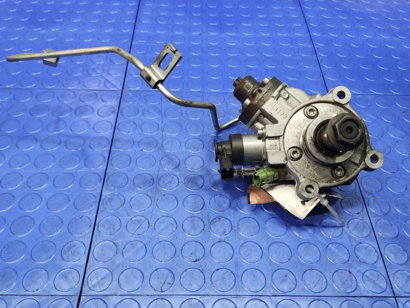 2017 Jaguar XE Fuel Pump