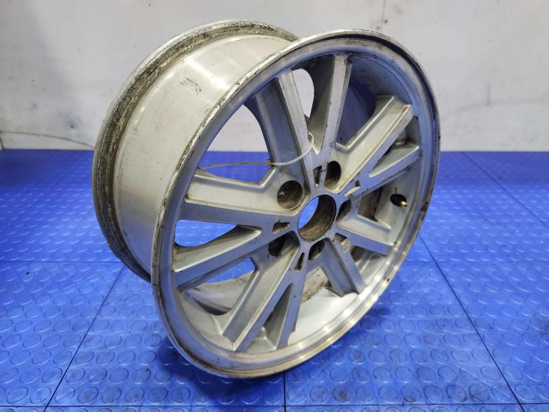 2006 Ford Mustang Wheel