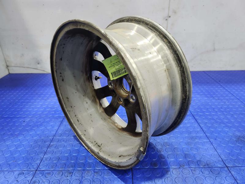 2006 Ford Mustang Wheel