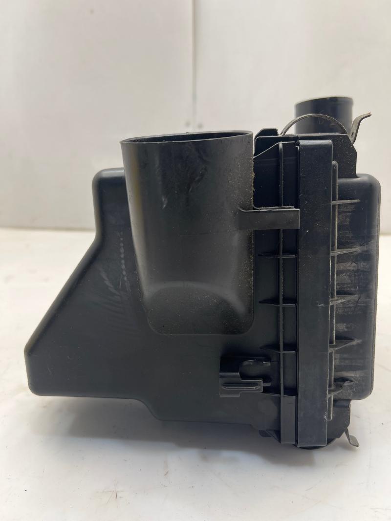 2010 - 2015 Toyota Prius 1.8L Air Cleaner Box Assembly OEM 1770037261