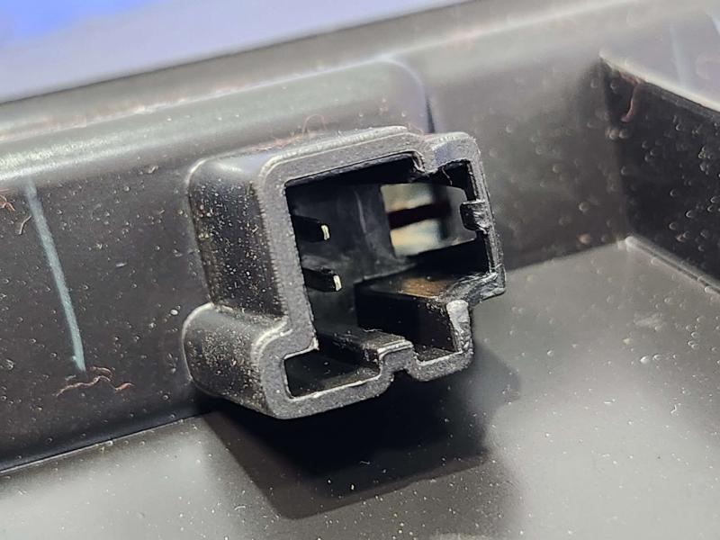 2010 Dodge Challenger 3Rd Brake Light Avoidance Lamp