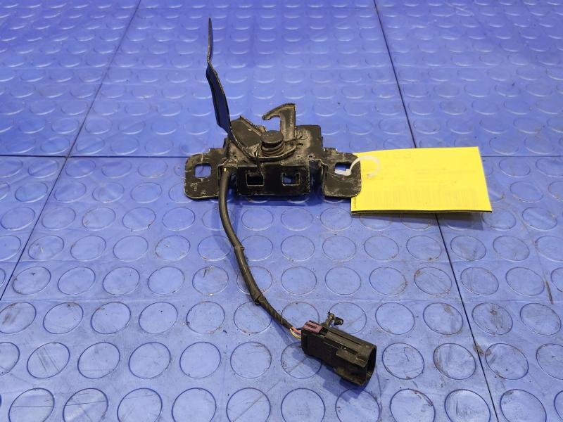 2014 Chevrolet Silverado 1500 Hood Latch