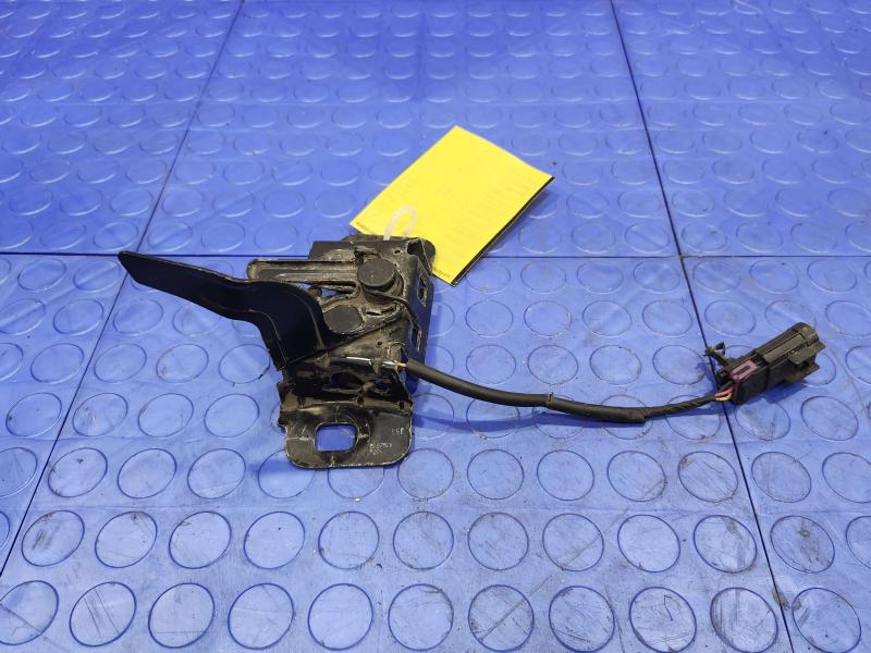 2014 Chevrolet Silverado 1500 Hood Latch