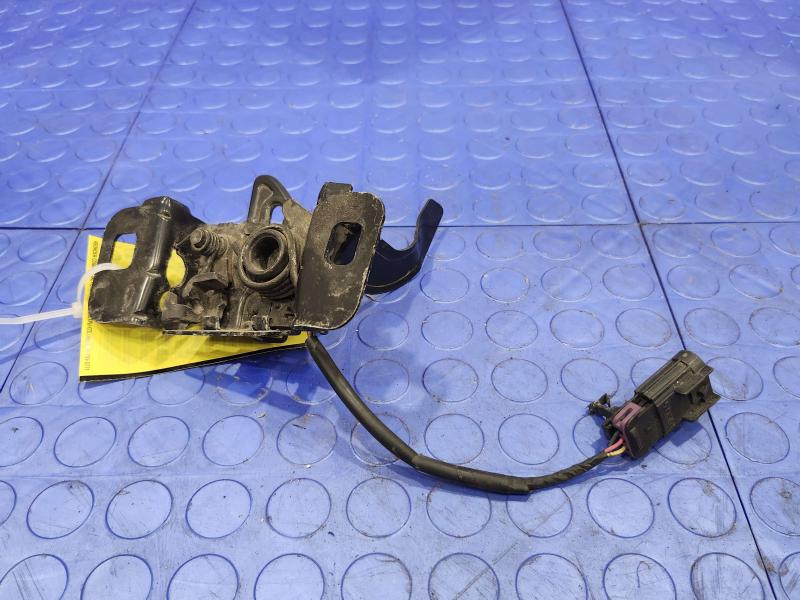 2014 Chevrolet Silverado 1500 Hood Latch