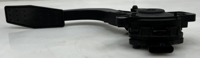 2017 - 2020 GMC Acadia Accelerator Pedal Assembly OEM 22995238
