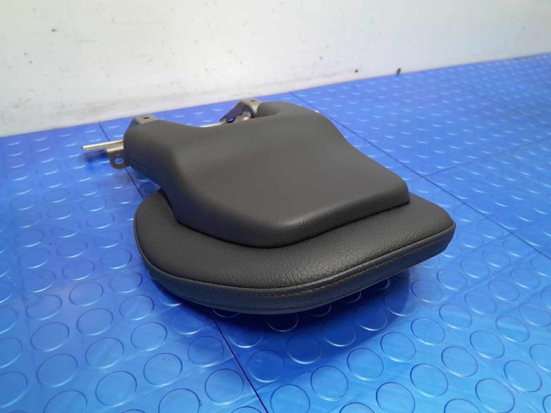 2018 Volvo S90 Headrest