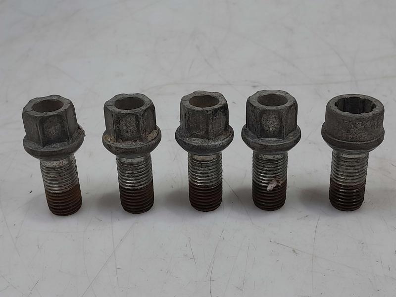 2008 Volkswagen Golf GTI Lug Nuts