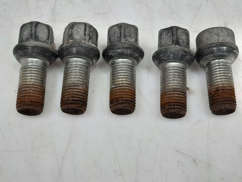 2008 Volkswagen Golf GTI Lug Nuts