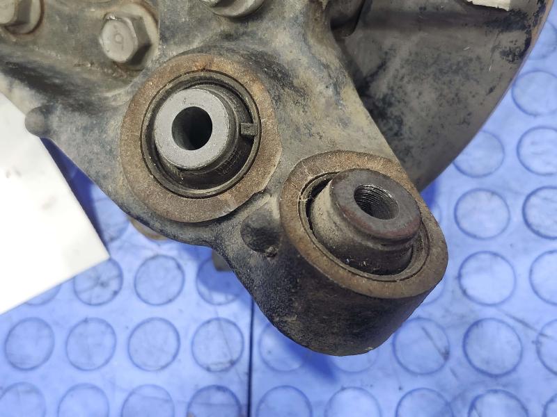 2013 Nissan Pathfinder Rear Knuckle/Stub Axle