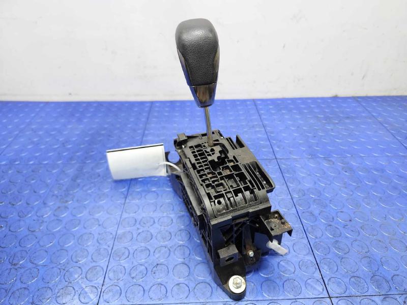 2013-2018 Toyota Avalon Automatic Gear Shifter Assembly OEM 33560-07010