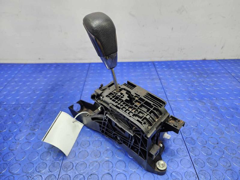 2013-2018 Toyota Avalon Automatic Gear Shifter Assembly OEM 33560-07010