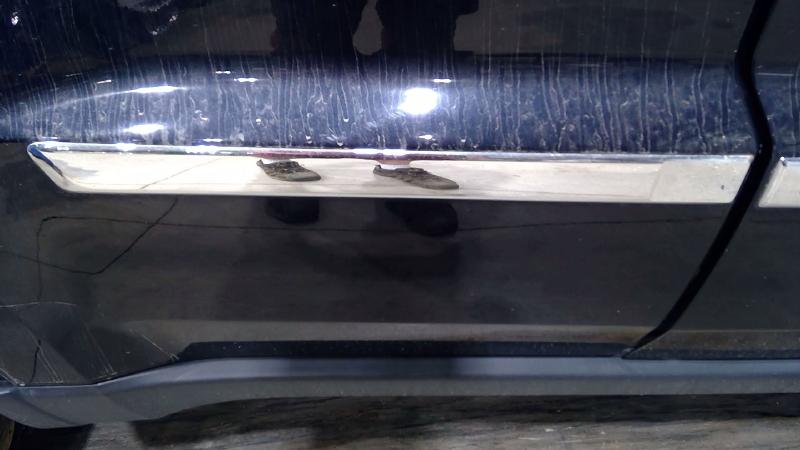 2011 Jeep Grand Cherokee Rear Door Moulding