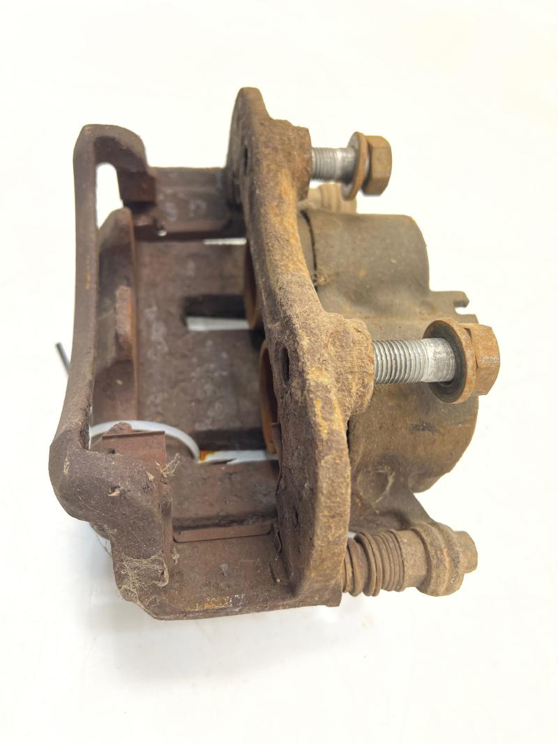2001 Nissan Xterra Caliper