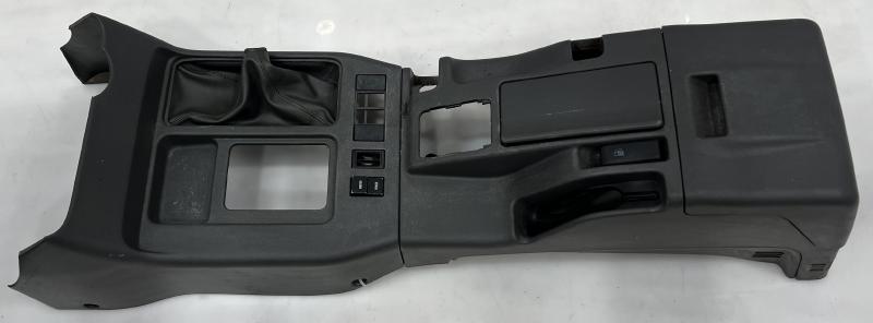 2001 Isuzu Trooper Front Console