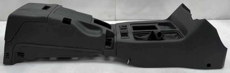 2001 Isuzu Trooper Front Console