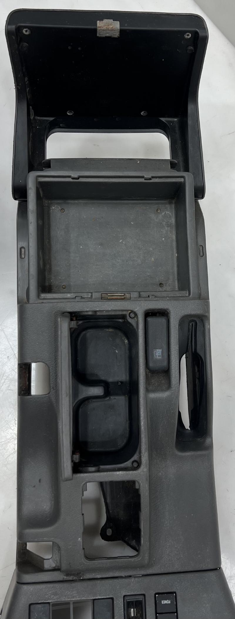 2001 Isuzu Trooper Front Console