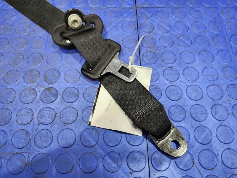 2013 Chrysler 300 Rear Seat Belt