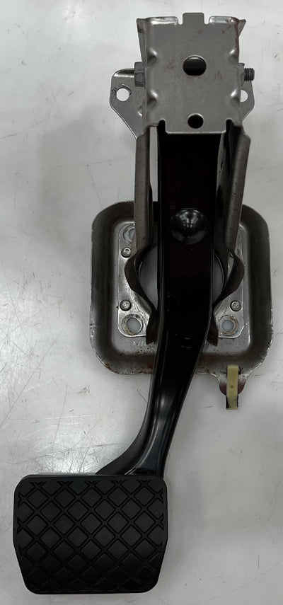 2012 - 2015 Volkswagen Passat Brake Pedal Assembly OEM