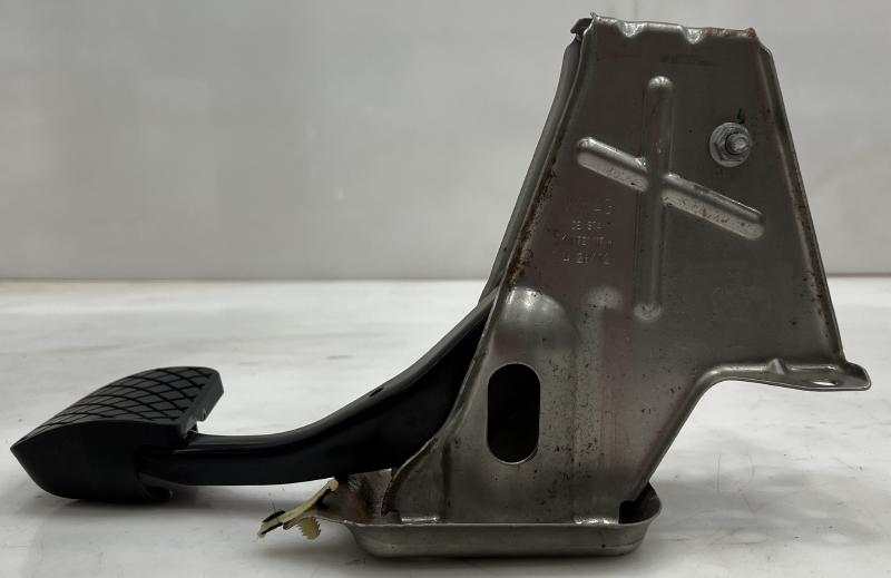 2012 - 2015 Volkswagen Passat Brake Pedal Assembly OEM
