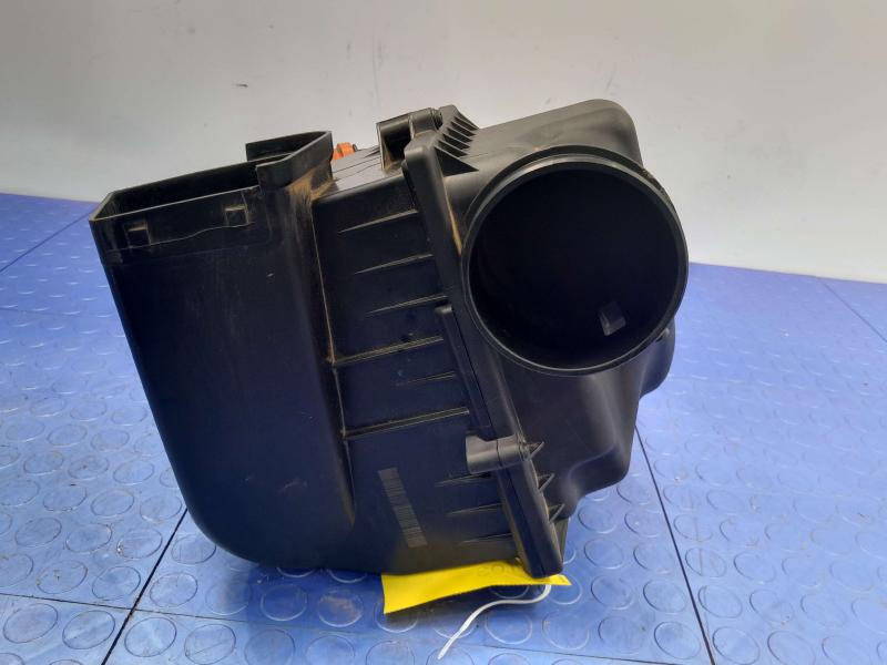 2018 BMW 740I Air Cleaner