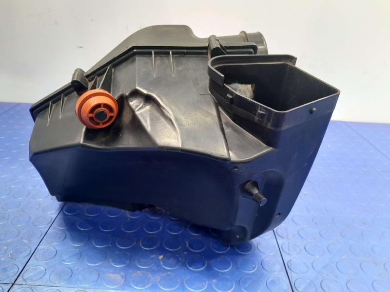 2018 BMW 740I Air Cleaner