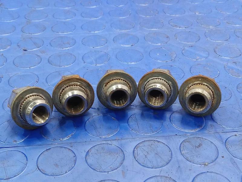 2017 Kia Sedona Lug Nuts