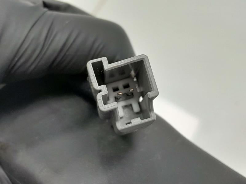 2013 Tesla Model S Front Seat Belt