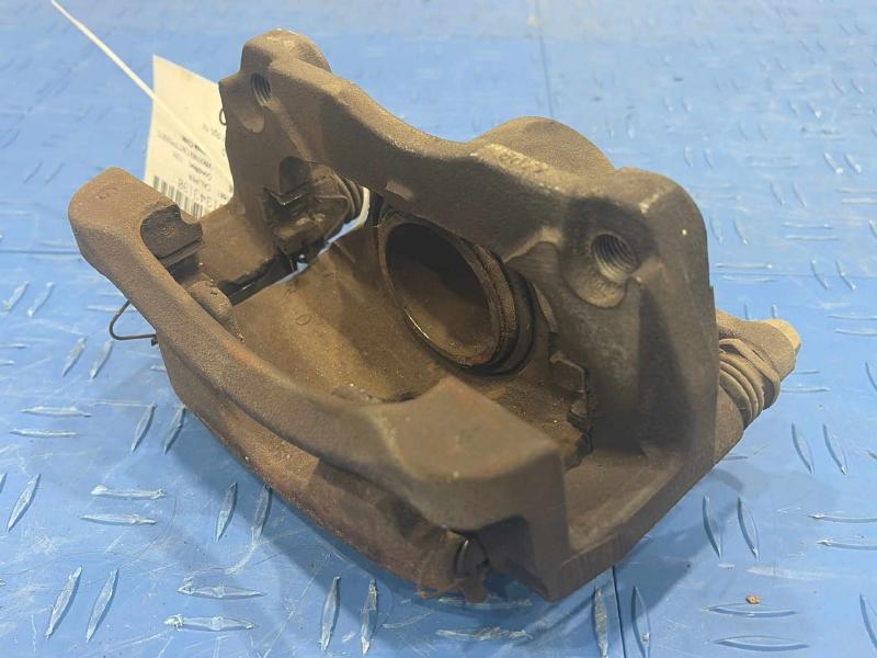 2015 Nissan Rogue Caliper