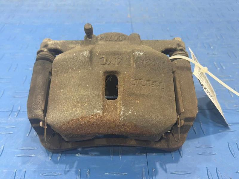 2015 Nissan Rogue Caliper