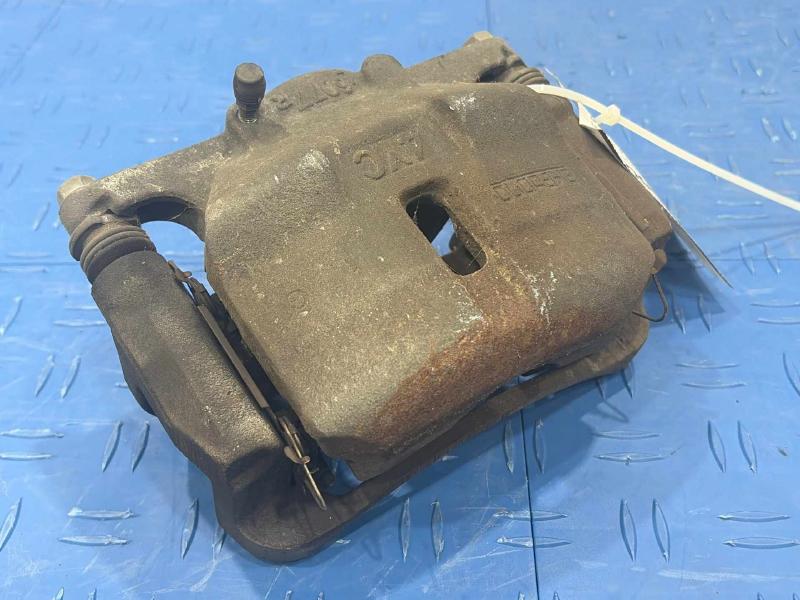 2015 Nissan Rogue Caliper