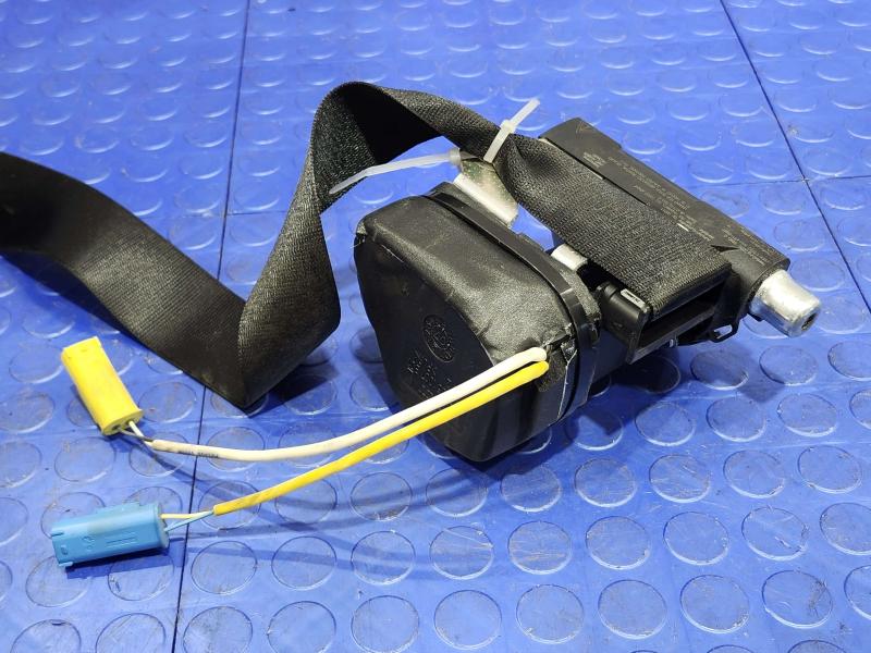 2008 BMW 128i Front Seat Belt