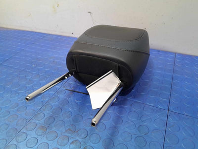 2015 Chrysler 200 Headrest