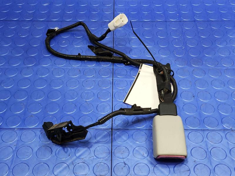 2010 Toyota Prius Front Seat Belt