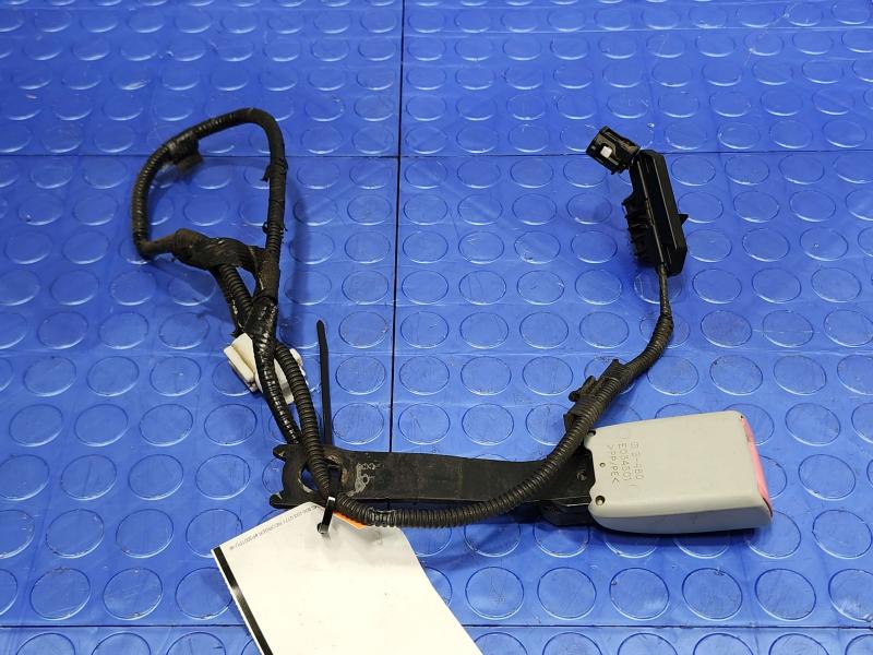2010 Toyota Prius Front Seat Belt